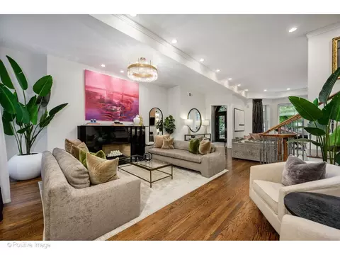 Living - 32 E Bellevue Pl, Chicago, IL 60611 photo 7 of 12
