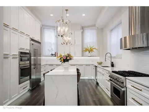 Kitchen - 32 E Bellevue Pl, Chicago, IL 60611 photo 1 of 4