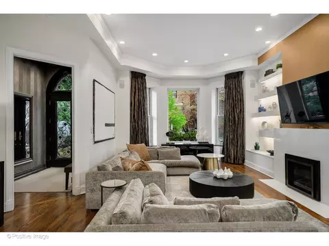 Living - 32 E Bellevue Pl, Chicago, IL 60611 photo 5 of 12