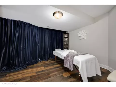 Bedroom - 32 E Bellevue Pl, Chicago, IL 60611 photo 7 of 7