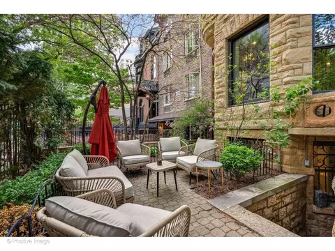 Exterior - 32 E Bellevue Pl, Chicago, IL 60611 photo 5 of 5