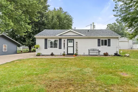 2205 W 75th Pl, Davenport, IA 52806