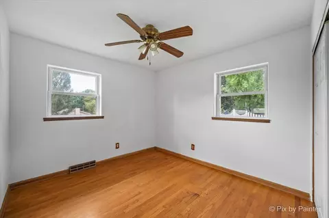 Bedroom - 1218 Oakleaf Ave, Mchenry, IL 60051 photo 3 of 5
