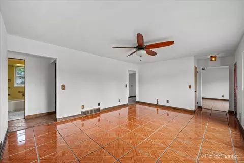 Living - 1218 Oakleaf Ave, Mchenry, IL 60051 photo 3 of 7