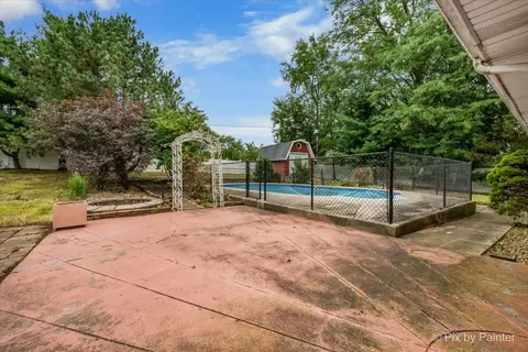 Exterior - 1218 Oakleaf Ave, Mchenry, IL 60051 photo 8 of 13