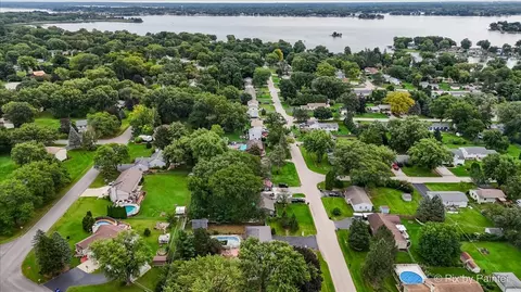 View/Area - 1218 Oakleaf Ave, Mchenry, IL 60051 photo 9 of 9