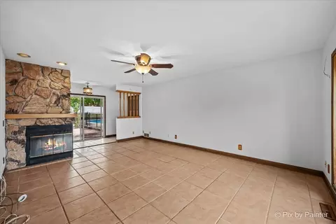 Living - 1218 Oakleaf Ave, Mchenry, IL 60051 photo 5 of 7