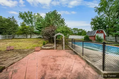Exterior - 1218 Oakleaf Ave, Mchenry, IL 60051 photo 9 of 13