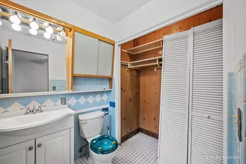 Bath - 1218 Oakleaf Ave, Mchenry, IL 60051 photo 2 of 2