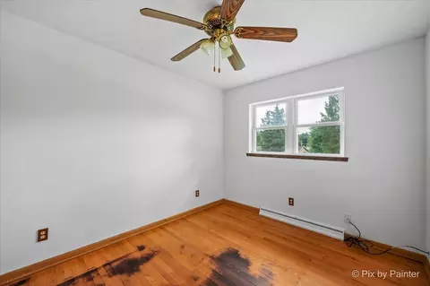 Bedroom - 1218 Oakleaf Ave, Mchenry, IL 60051 photo 1 of 5