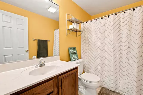 Bath - 1521 Broadmoor, Mattoon, IL 61938 photo 6 of 6