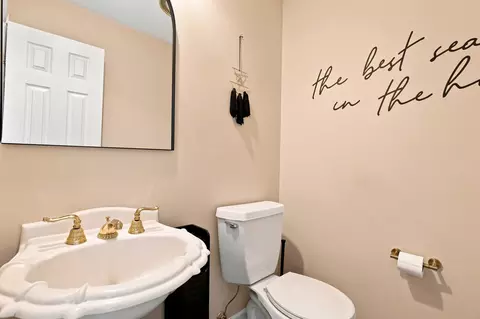 Bath - 1521 Broadmoor, Mattoon, IL 61938 photo 1 of 6