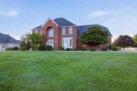 Exterior - 1521 Broadmoor, Mattoon, IL 61938 photo 2 of 6