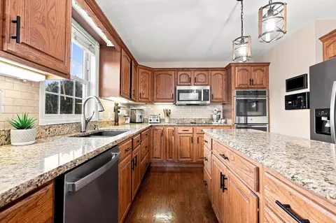 Kitchen - 1521 Broadmoor, Mattoon, IL 61938 photo 2 of 5
