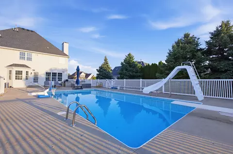Exterior - 1521 Broadmoor, Mattoon, IL 61938 photo 3 of 6