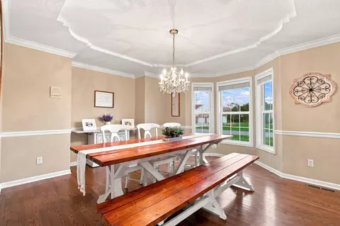 Dining - 1521 Broadmoor, Mattoon, IL 61938 photo 2 of 3