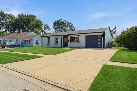 916 Mulberry Ln, Streamwood, IL 60107