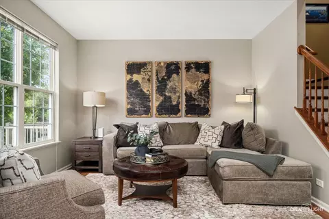 Living - 803 Brodhead Dr, Aurora, IL 60504 photo 2 of 5