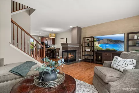 Living - 803 Brodhead Dr, Aurora, IL 60504 photo 3 of 5