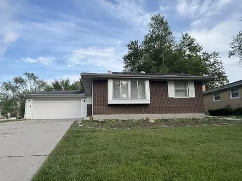 1001 Blackhawk Dr, University Park, IL 60484