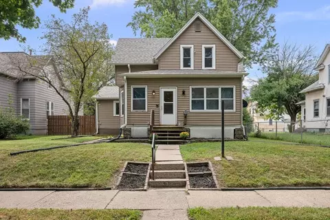 2117 Claussen St, Davenport, IA 52802