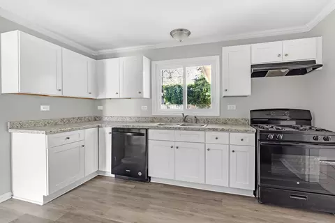 Kitchen - 63 W Manchester Dr, Wheeling, IL 60090 photo 1 of 1