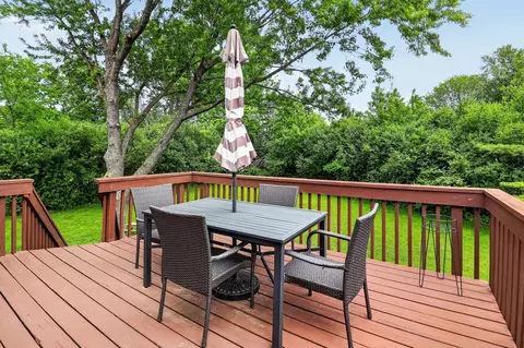 Exterior - 1905 Cheshire Ln, Wheaton, IL 60189 photo 4 of 5