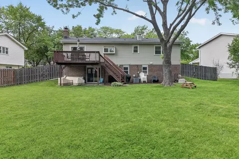 Exterior - 1905 Cheshire Ln, Wheaton, IL 60189 photo 2 of 5