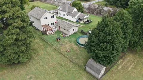 View/Area - 402 E Belleville Ave, Christopher, IL 62822 photo 2 of 3
