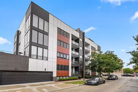 1300 N Claremont Ave #1E, Chicago, IL 60622