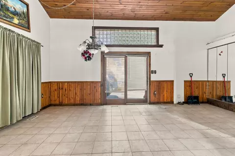 Dining - 1633 Park St, Mchenry, IL 60050 photo 1 of 1