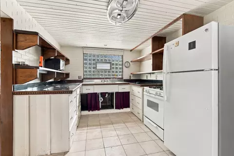 Kitchen - 1633 Park St, Mchenry, IL 60050 photo 1 of 2