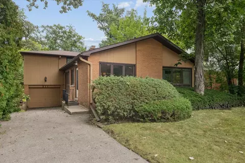 211 Sumac Rd, Highland Park, IL 60035