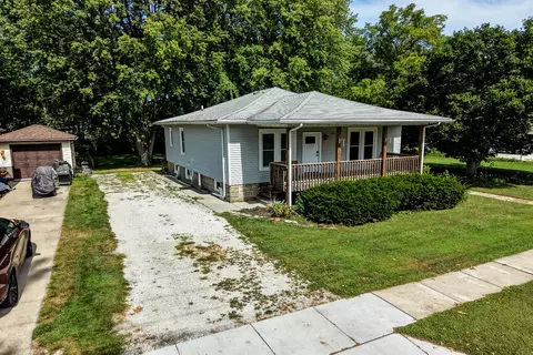 Other - 472 E Cherry St, Watseka, IL 60970 photo 2 of 5