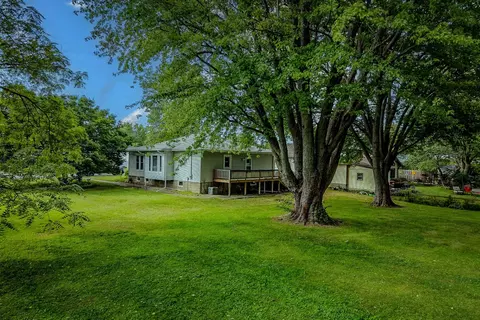 Exterior - 472 E Cherry St, Watseka, IL 60970 photo 8 of 15