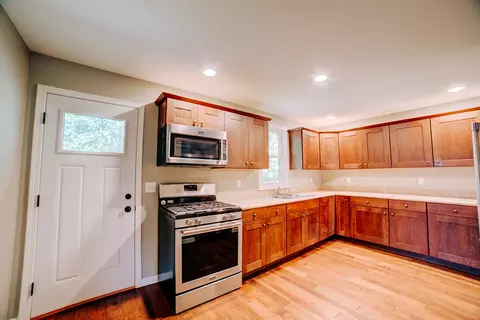 Kitchen - 472 E Cherry St, Watseka, IL 60970 photo 3 of 3