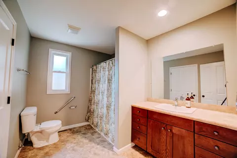 Bath - 472 E Cherry St, Watseka, IL 60970 photo 1 of 2