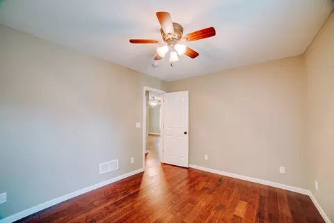Bedroom - 472 E Cherry St, Watseka, IL 60970 photo 3 of 7