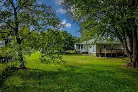 Exterior - 472 E Cherry St, Watseka, IL 60970 photo 9 of 15