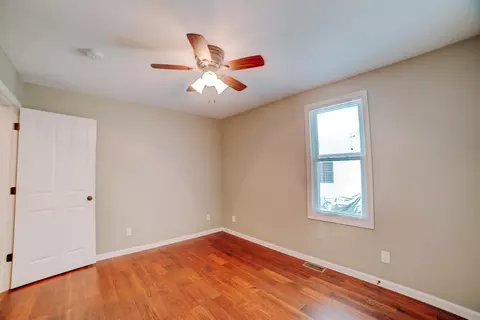 Bedroom - 472 E Cherry St, Watseka, IL 60970 photo 4 of 7