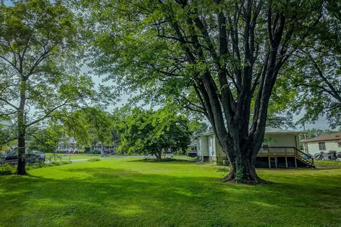 Exterior - 472 E Cherry St, Watseka, IL 60970 photo 12 of 15