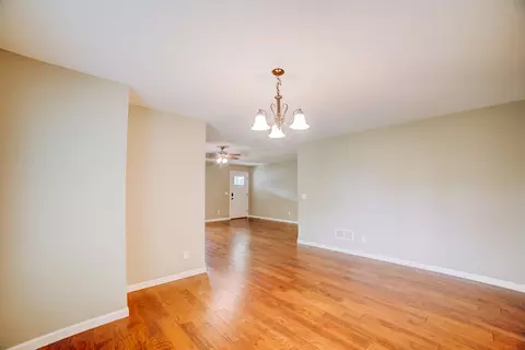 Living - 472 E Cherry St, Watseka, IL 60970 photo 6 of 8