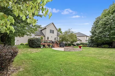 Exterior - 18 Stonebrook Ct, Bloomington, IL 61704 photo 11 of 30