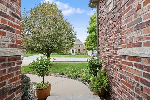 Exterior - 18 Stonebrook Ct, Bloomington, IL 61704 photo 18 of 30