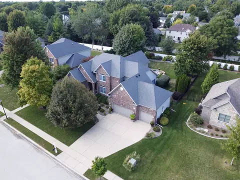 View/Area - 18 Stonebrook Ct, Bloomington, IL 61704 photo 2 of 4