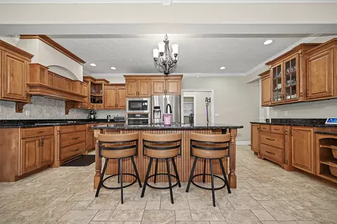 Kitchen - 18 Stonebrook Ct, Bloomington, IL 61704 photo 1 of 13