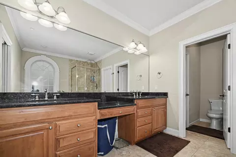 Bath - 18 Stonebrook Ct, Bloomington, IL 61704 photo 1 of 7