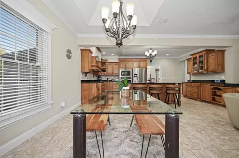 Dining - 18 Stonebrook Ct, Bloomington, IL 61704 photo 5 of 10
