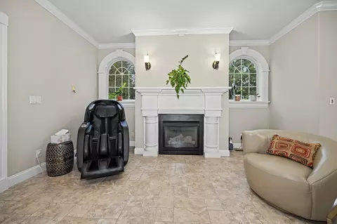 Living - 18 Stonebrook Ct, Bloomington, IL 61704 photo 10 of 14