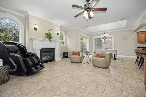 Living - 18 Stonebrook Ct, Bloomington, IL 61704 photo 9 of 14